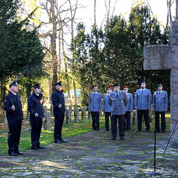 Die Gedenkfeier auf dem Soldatenfriedhof in Steinfeld fand in diesem Jahr bei frühlingshaftem Wetter statt.