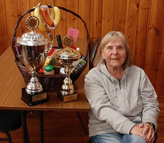 Machte mit ihrem Alter von 80 Jahren die gesamte Konkurrenz nass: Turnier-Siegerin Anita Groll aus Kall.